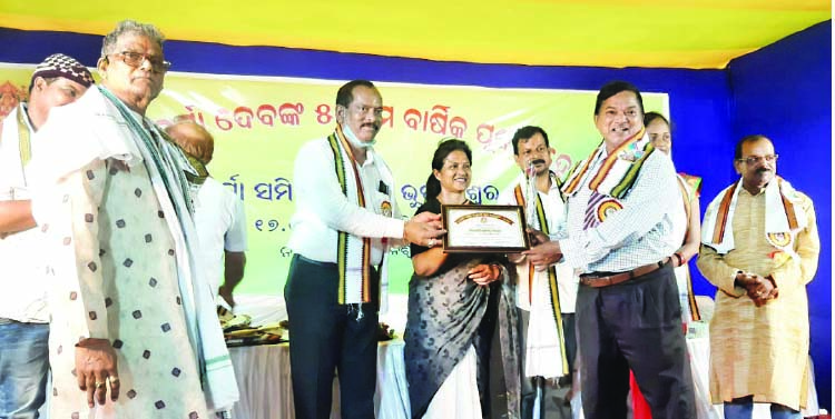 Dr Dinbandhu Maharana gets National Vishwakarma Award