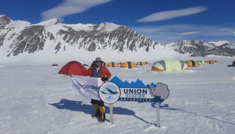 Odia Mountaineer Sidharth Routray Displays World Cup Hockey Banner Atop Antarctica Peak