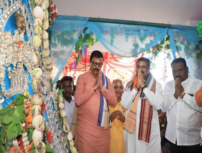 Union Minister Dharmendra Pradhan offers prayers at Sitala Sasthi yatra in Sambalpur, Odisha