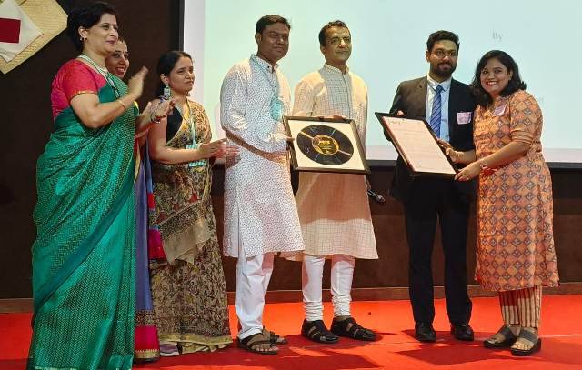 IIEC,  a social voluntary organization in Odisha, has received the 'Yunun' award at the national level.