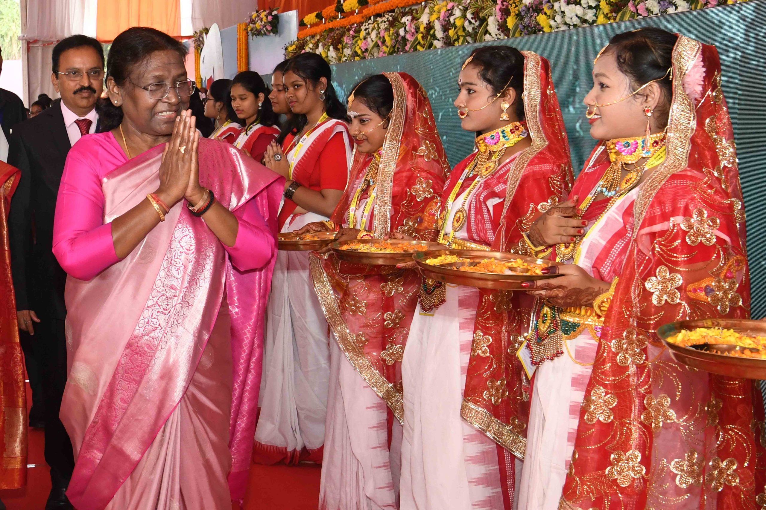 President Droupadi Murmu Attends 'Boita Bandana Utsav' At Paradip 