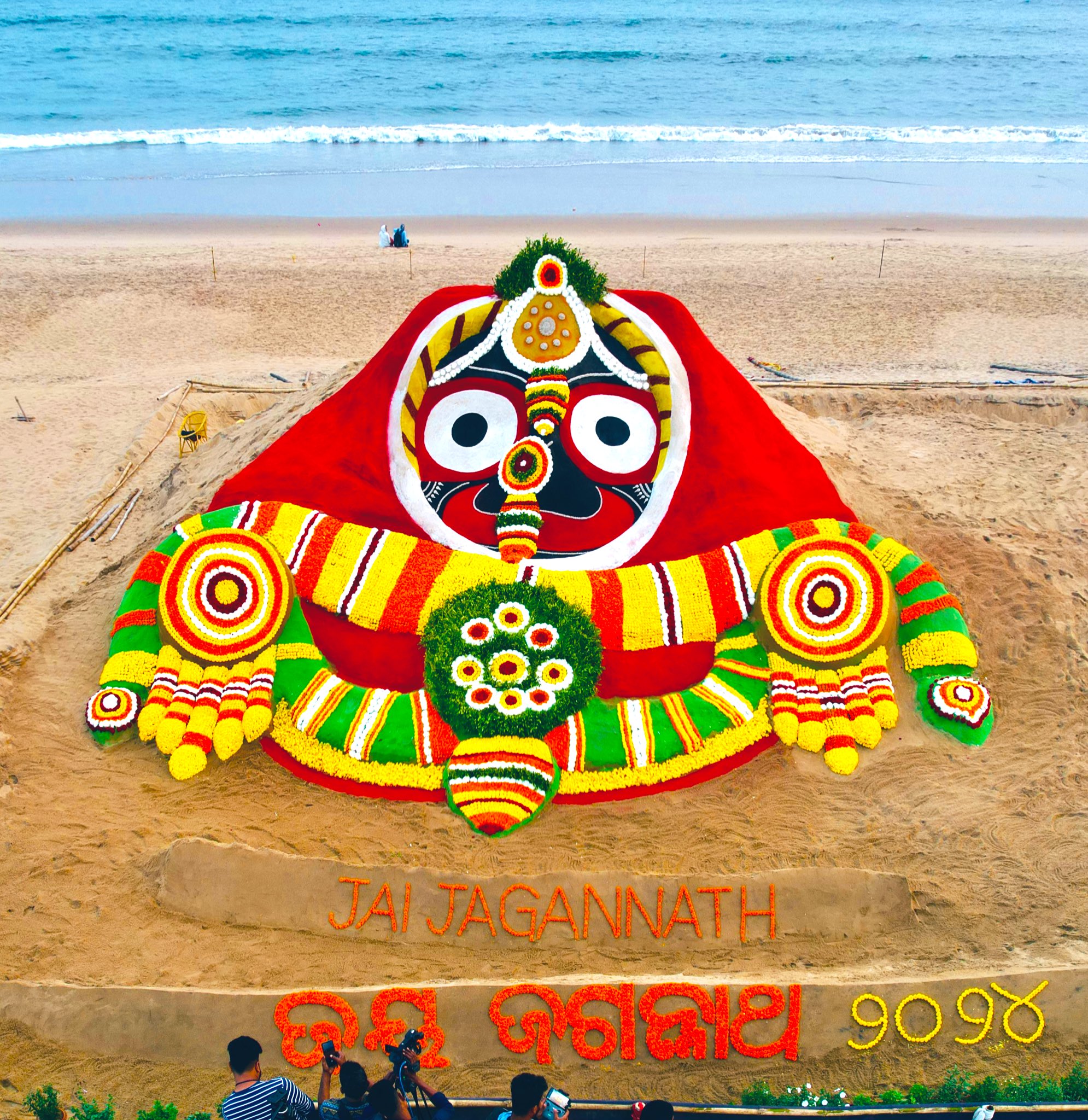 Sudarsan Pattnaik creates Lord Jagannath’s sand sculpture on Puri beach to wish Happy New Year