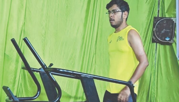 Rourkela’s Sumit Kumar Singh Sets New Guinness World Record By Running On Treadmill For 12 Hours