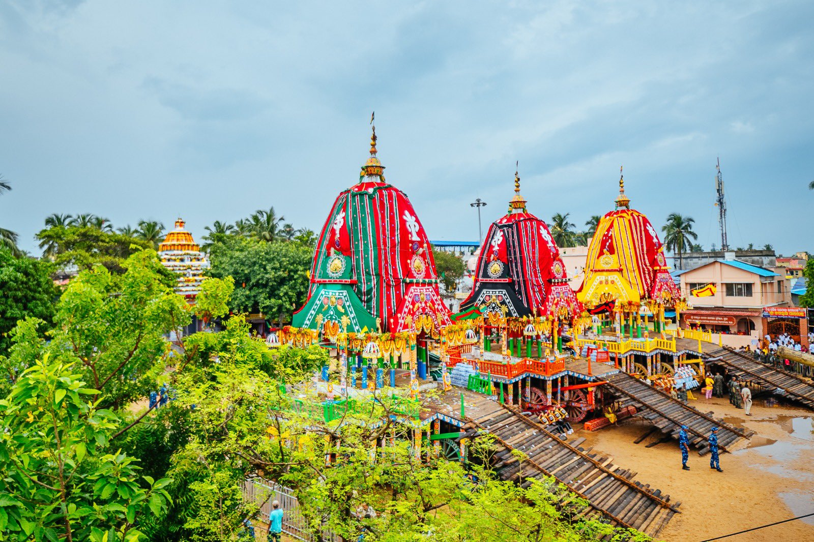 Hearts Filled with Faith: The Auspicious Bahuda Yatra of Lord Trinity in Puri Today